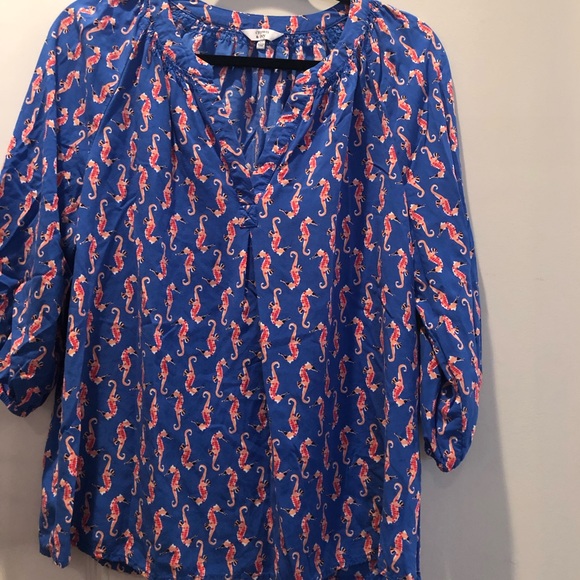 crown & ivy Tops - 💋Seahorse blouse